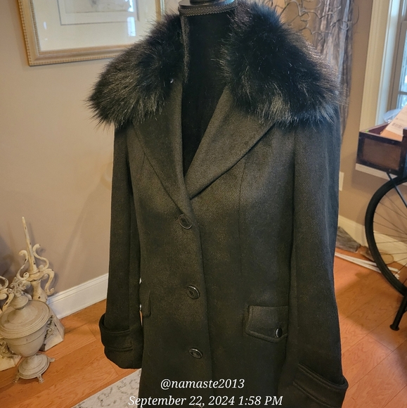 Guess Wool Blend Coat with Faux Fur Collar Brushed Fabric 3/4 Length Designer 68 - Picture 3 of 16